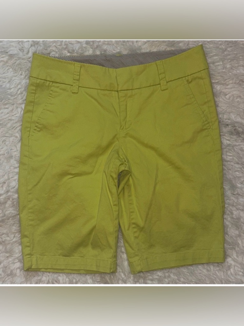 Stylus Mid-Rise Stretch Chino 10” Bermuda Shorts Neon Green, Size 2